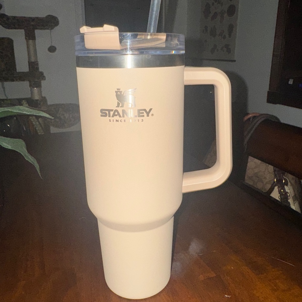 Stanley Tan Tumbler with Handle DRIFTWOOD OG STANLEY 40oz